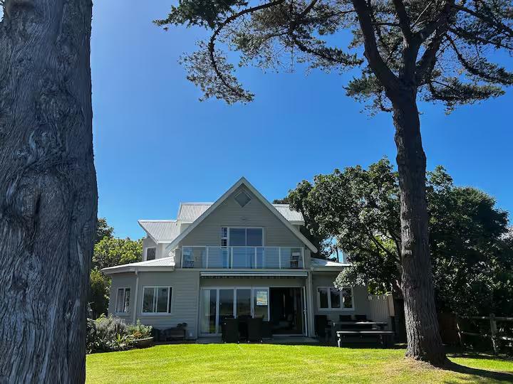 To Let 4 Bedroom Property for Rent in Keurbooms River Western Cape